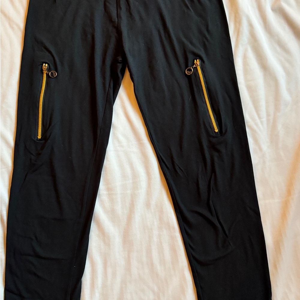 Black Zippered legging